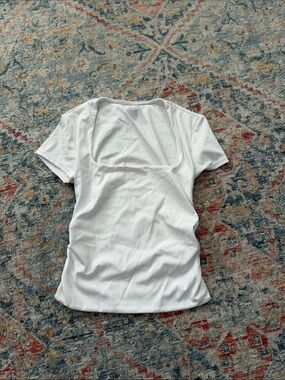Women's White Scoop Neck Short Sleeve Top